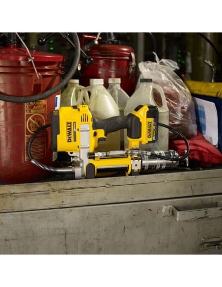 DEWALT DCGG571M 18V CORDLESS GREASE GUN