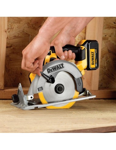 DEWALT 18V XR 165MM CIRCULAR SAW -...